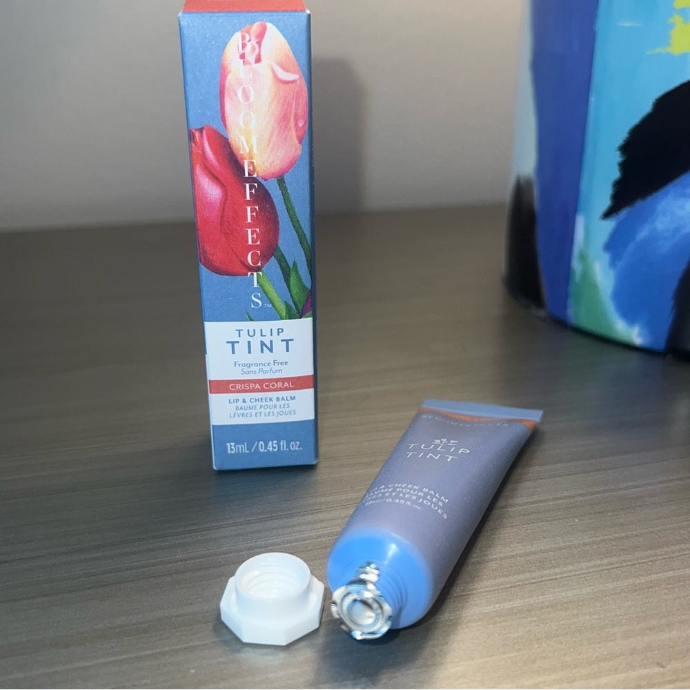 NIB Bloom Effects Tulip Tint Lip & Cheek Balm in Crispa Coral, 13 mL - Picture 4 of 4